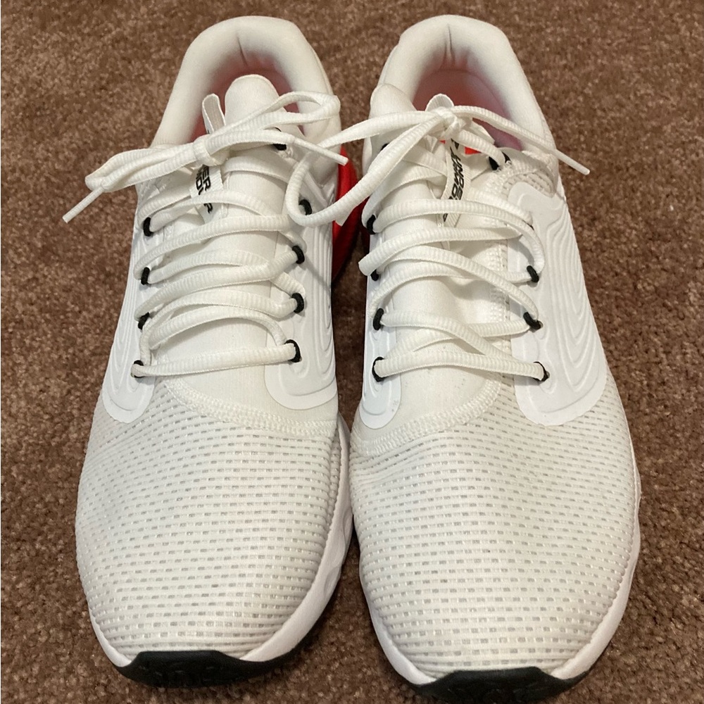 🤍👟Men’s ‘UNDER ARMOUR’ Sneakers,  Size 10